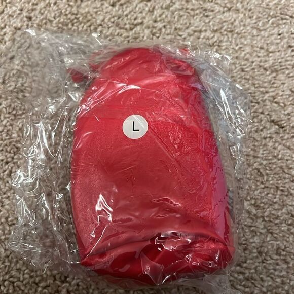 Silky Toes  - Picture 2 of 2